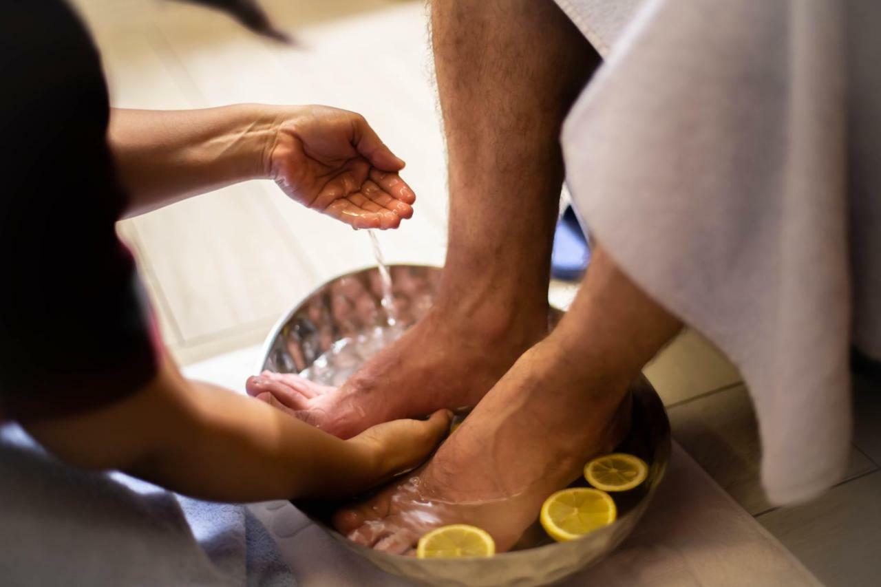 Titanic Hotel & Spa Sulaymaniyah Exterior photo Foot bath